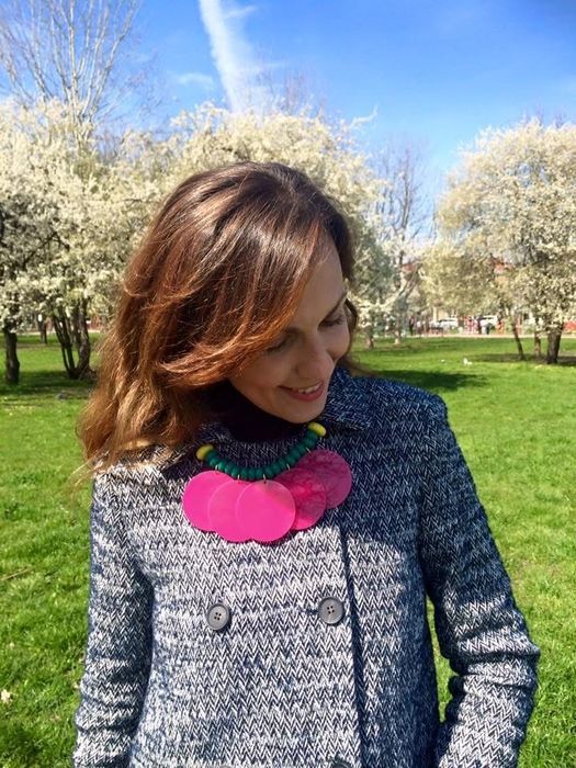 Колие с едри декоративни елементи, цветно