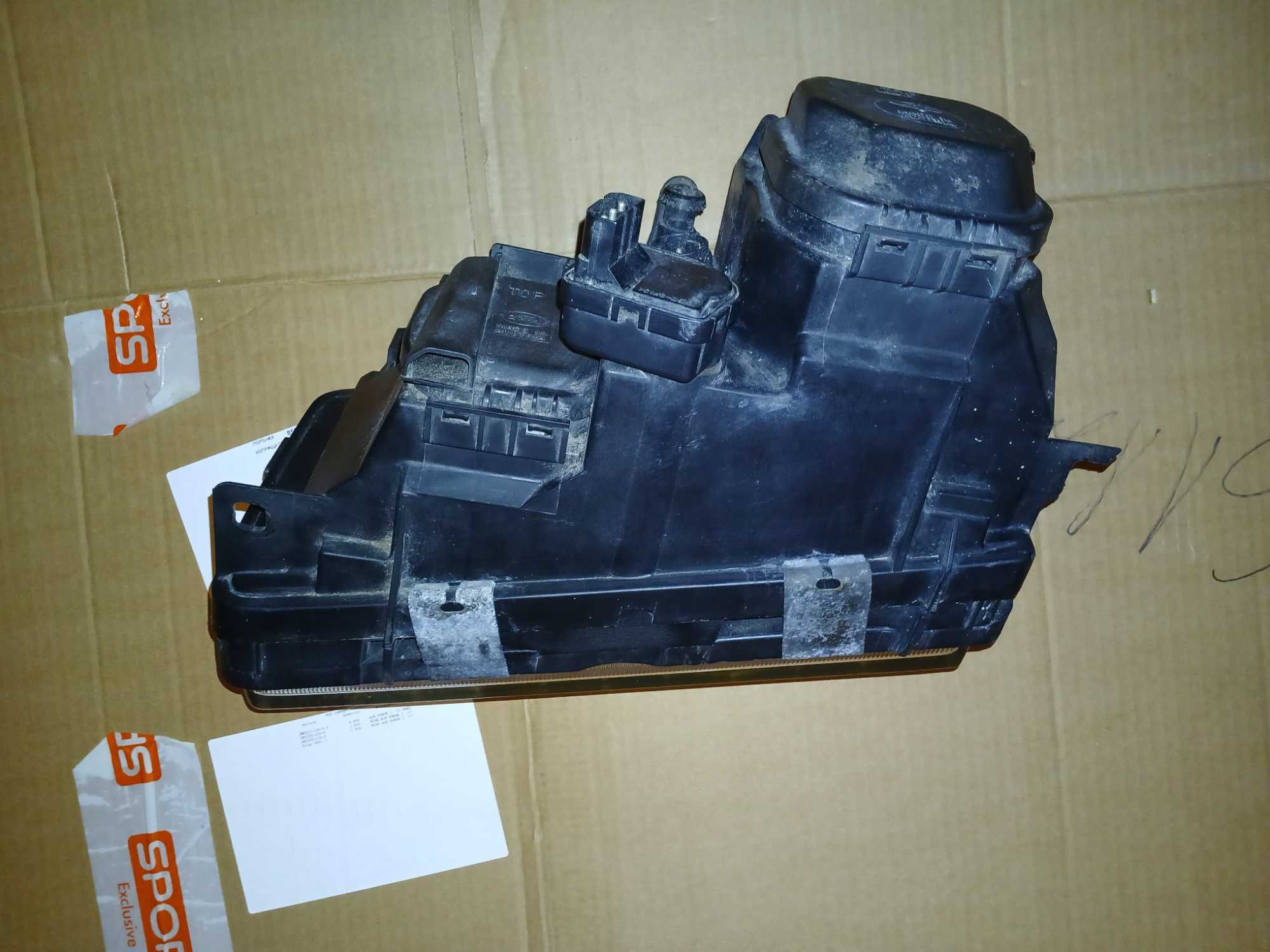 Фар за BMW e36 ZKW лупа десен