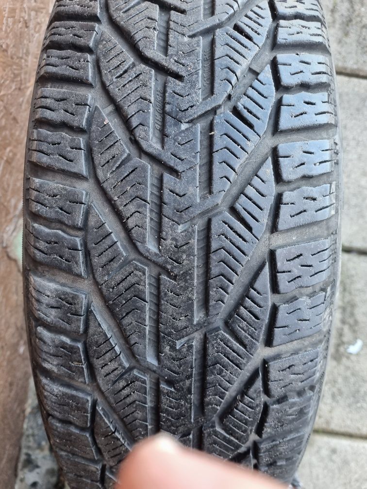 Зимни гуми Tigar 4 бр./ 215/60/16 - грайфер 6мм,Цена за 4 бр-120лв