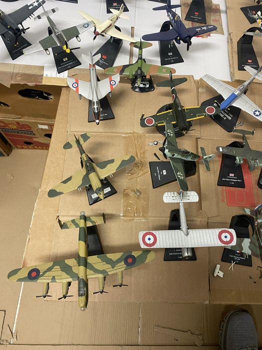 Avioane militare diverse modele macheta