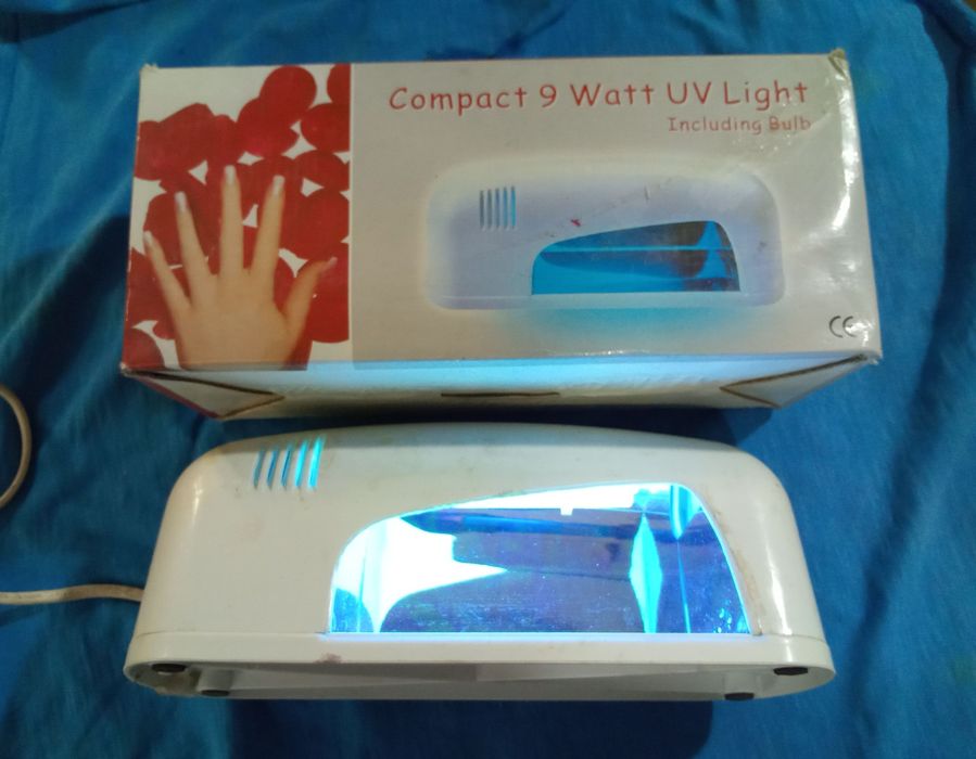 Продается лампа для сушки маникюра.Ультрафиолетовая.