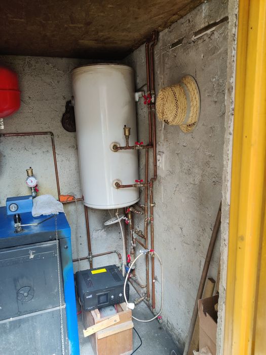 Vând sau schimb cabana  in Lunca Bradului, valea Sălard