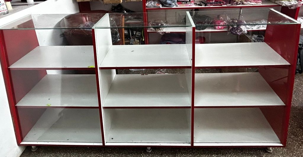 Vand mobilier second hand lichidare magazin
