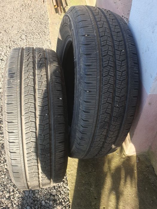 Vând 2 anvelope 215/65 R16C