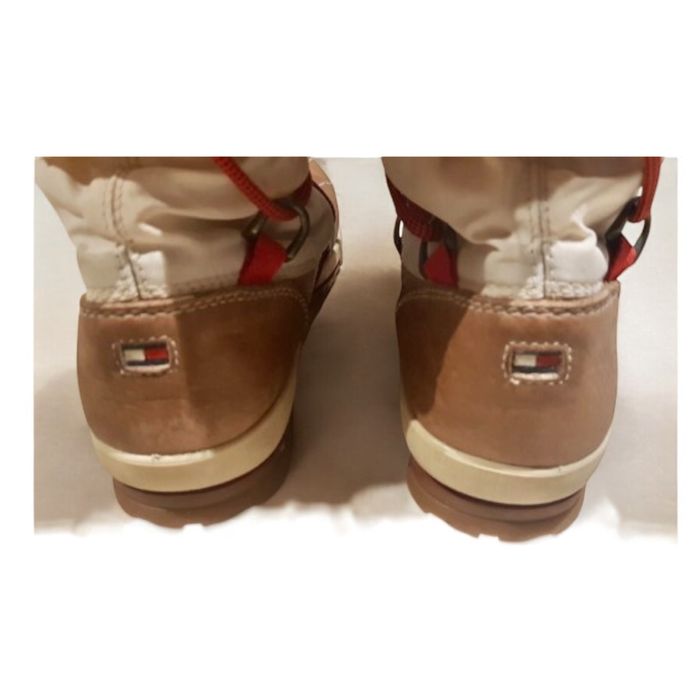 Cizme Tommy Hilfiger marimea 38 iarnă zăpadă