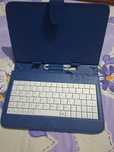 Vând Husă Tableta cu Tastatura și USB  7-8 Ingh Nouă