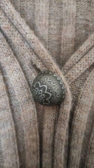 Bleizer tricotat lung cu nasturi metalici- produs romanesc marca Sense