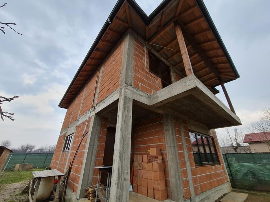 Construcții case și vile