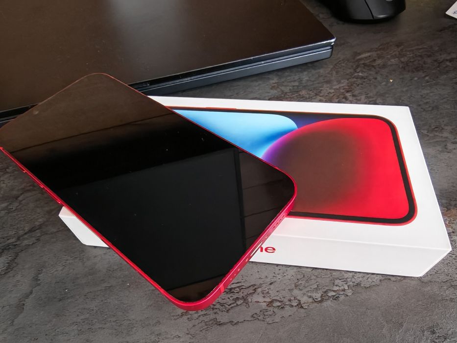 Iphone 14 rosu ca nou