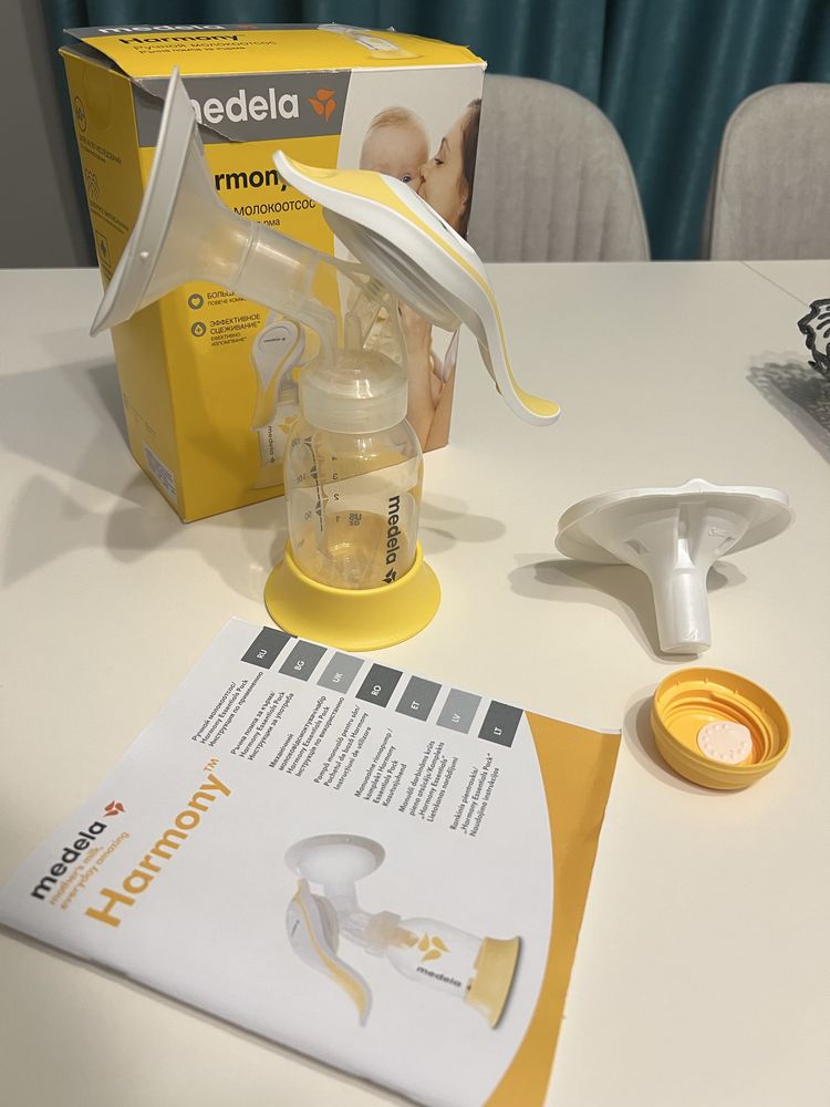 Ръчна помпа за кърма на Medela Harmony