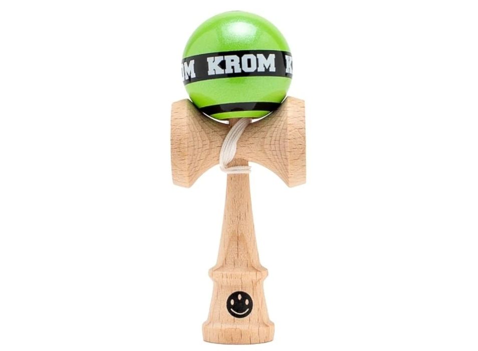 Kendama Krom mini 150 lei, Krom Pop 280 lei, Sweets starter 370 lei