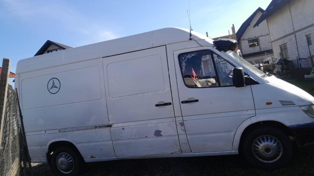 Vând Merces Benz Sprinten