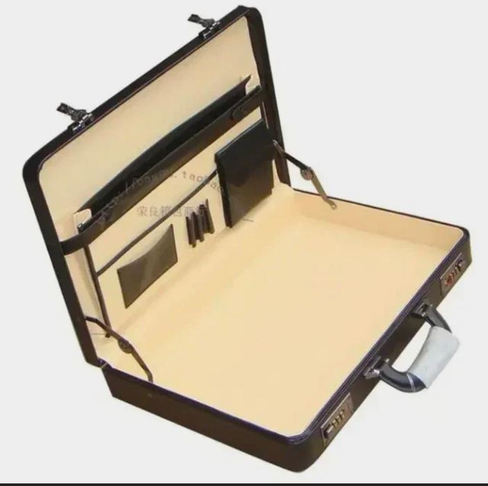 Дипломат Кейс кожаный