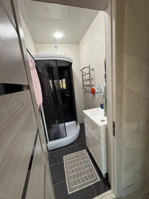 СРОЧНО! Продаётся 3-комнатная квартира с мебелью и техникой — заезжай