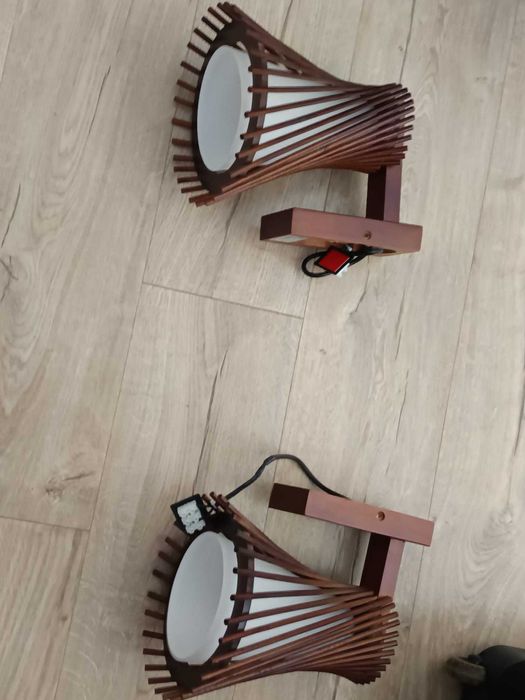 Vand lustra, aplice de perete si 2 de tavan in stare foarte buna.