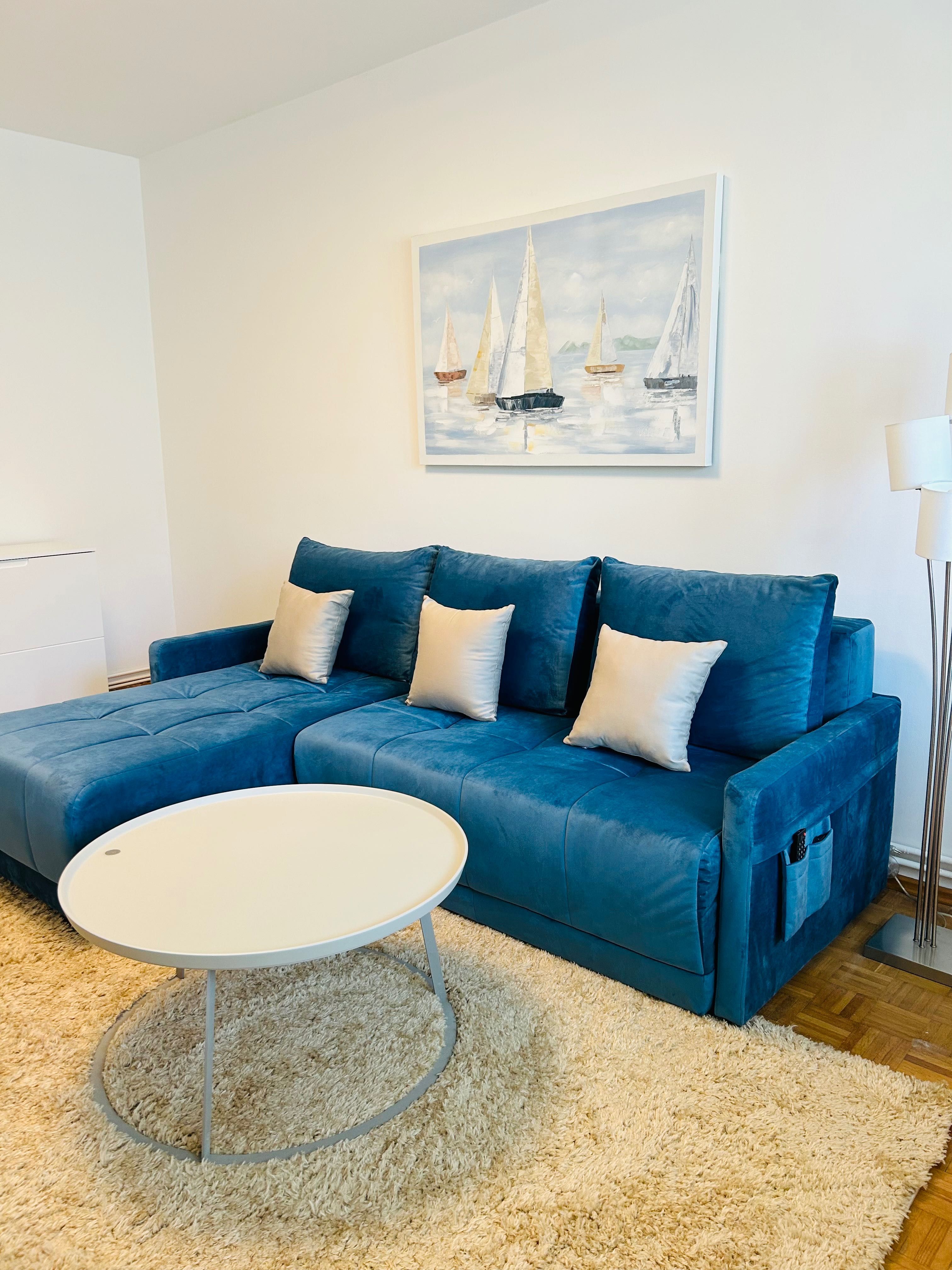 Închiriez apartament 3 camere Str Milea