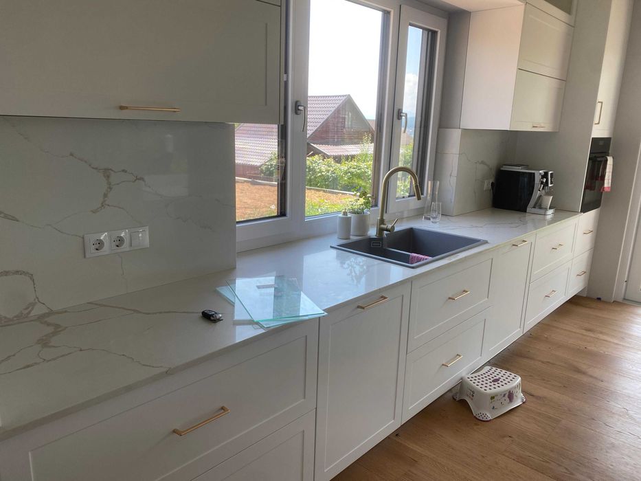 Blat de bucatarie din Quartz Calacatta