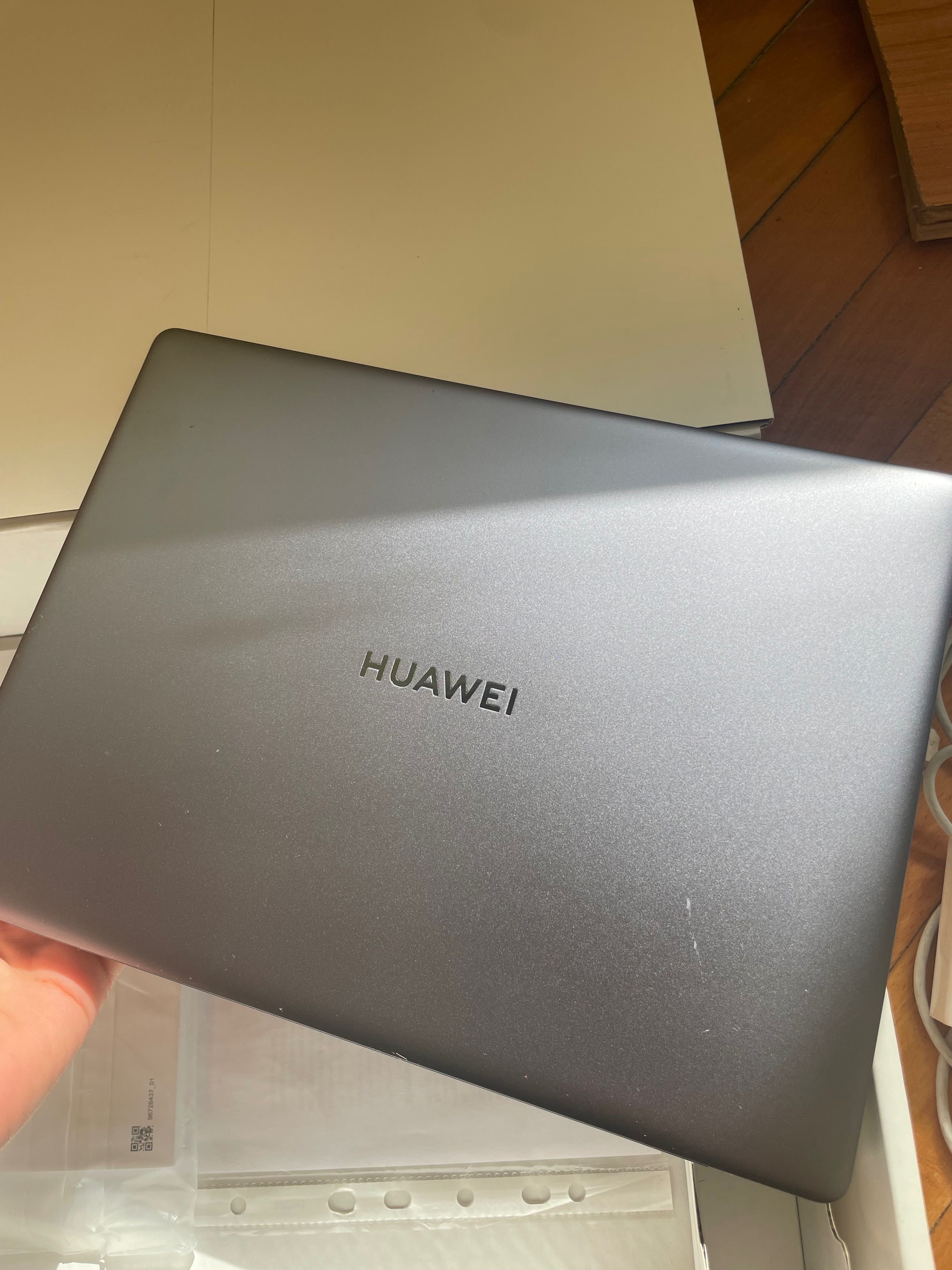 Малък преносим лаптоп Huawei MateBook 13 NoteBook