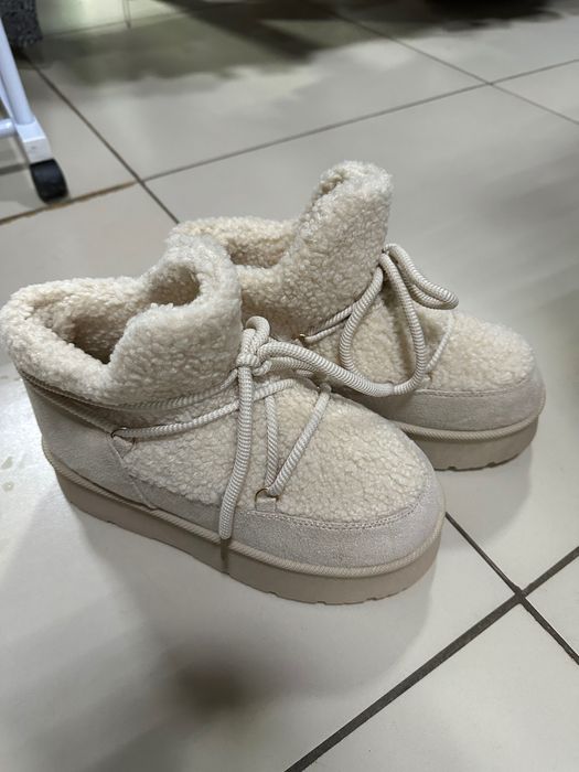 Срочно продам женские угги