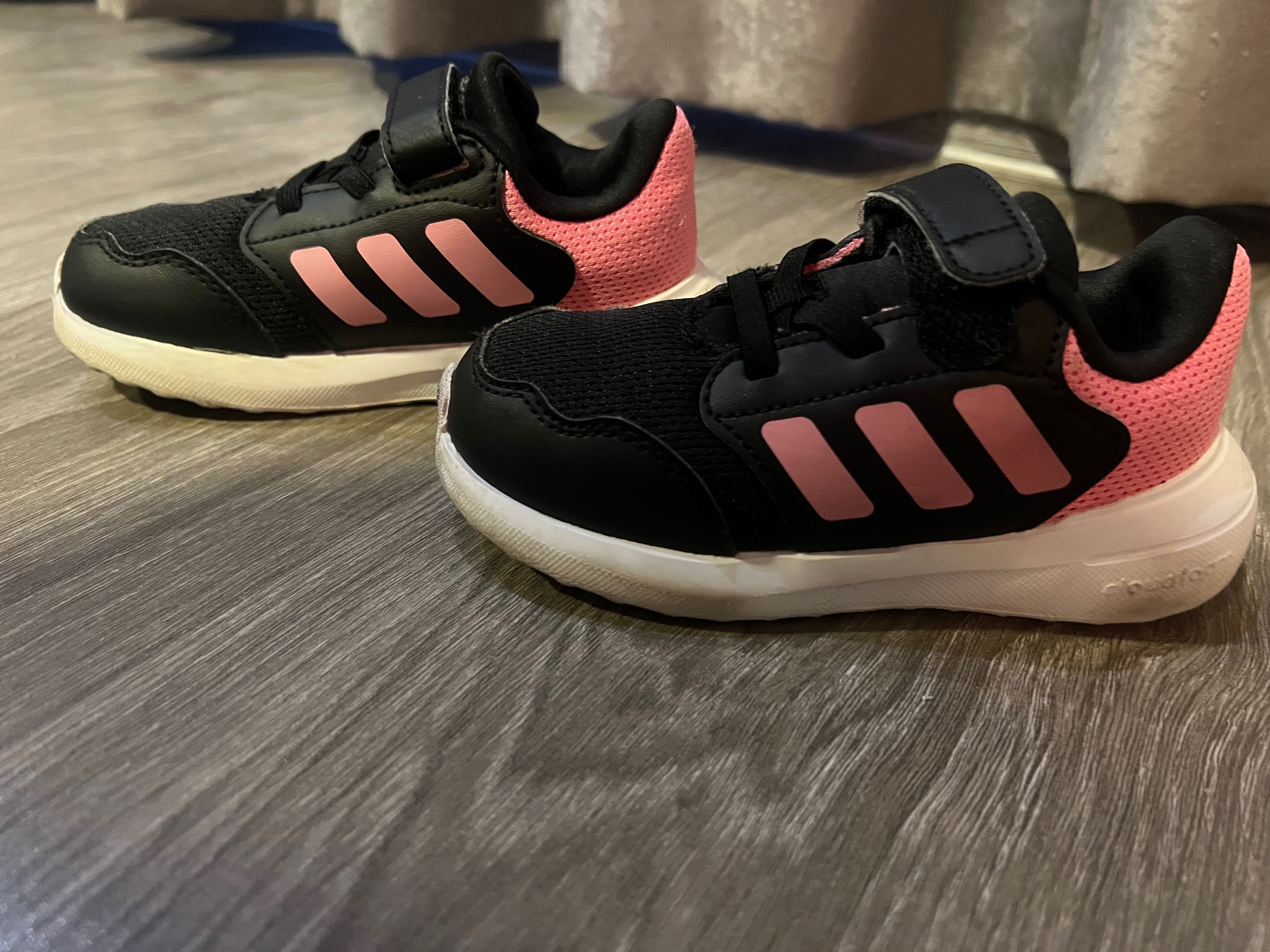 Детски маратонки Adidas за момиченце