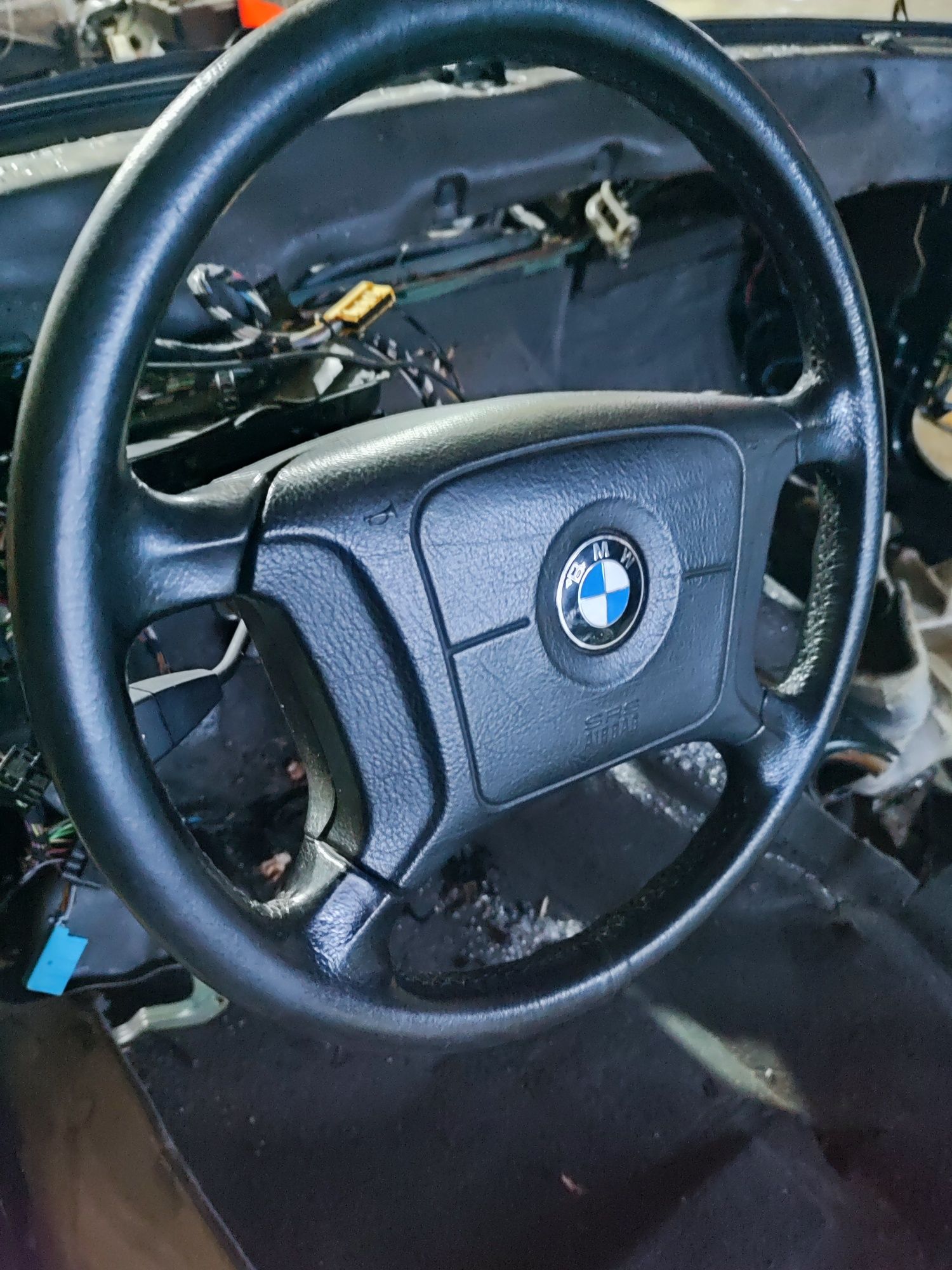 Руль на БМВ Е34 BMW E34