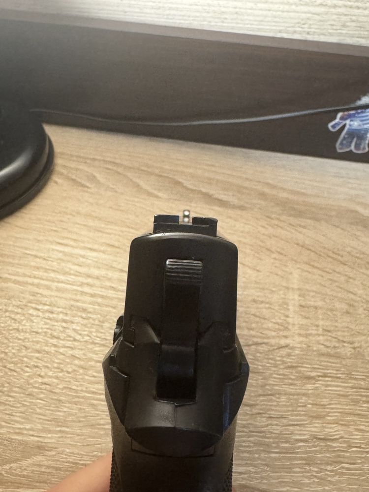 Airsoft спрингов пистолет