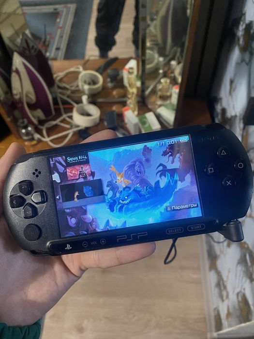 Продам PSP street 128gb прошитая полный комплект