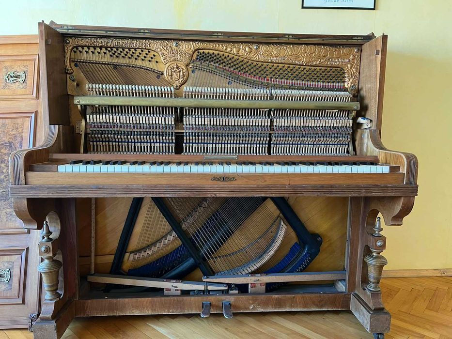 Пиано R. Weissbrod – колекционерска стойност и изящество