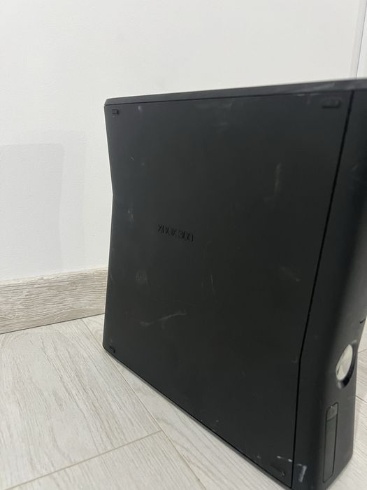 Consola XBOX 360 S, Sigiliu, fara HDD fara alimentator