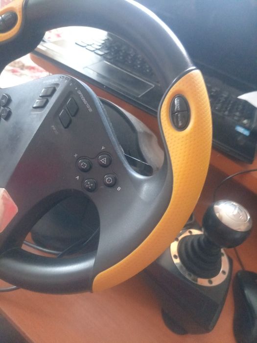 Volan gaming myria mg 7400