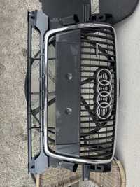 Audi Q5 09-12г предна решетка