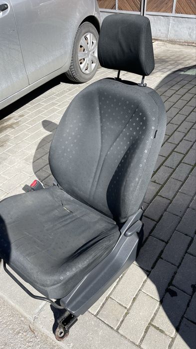 Toyota Yaris предна седалка