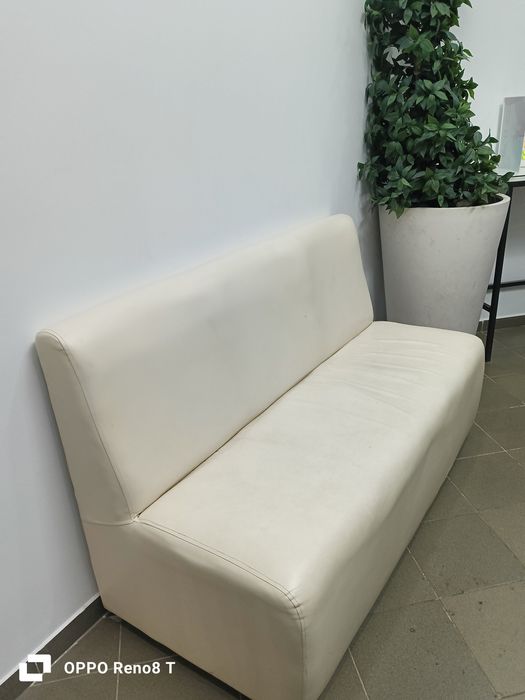 Продам диванчик для прихожей.