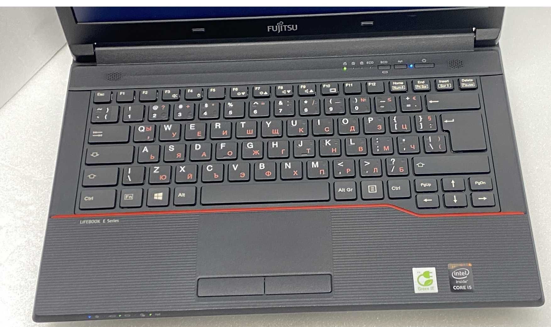 Лаптоп Fujitsu LifeBook E544