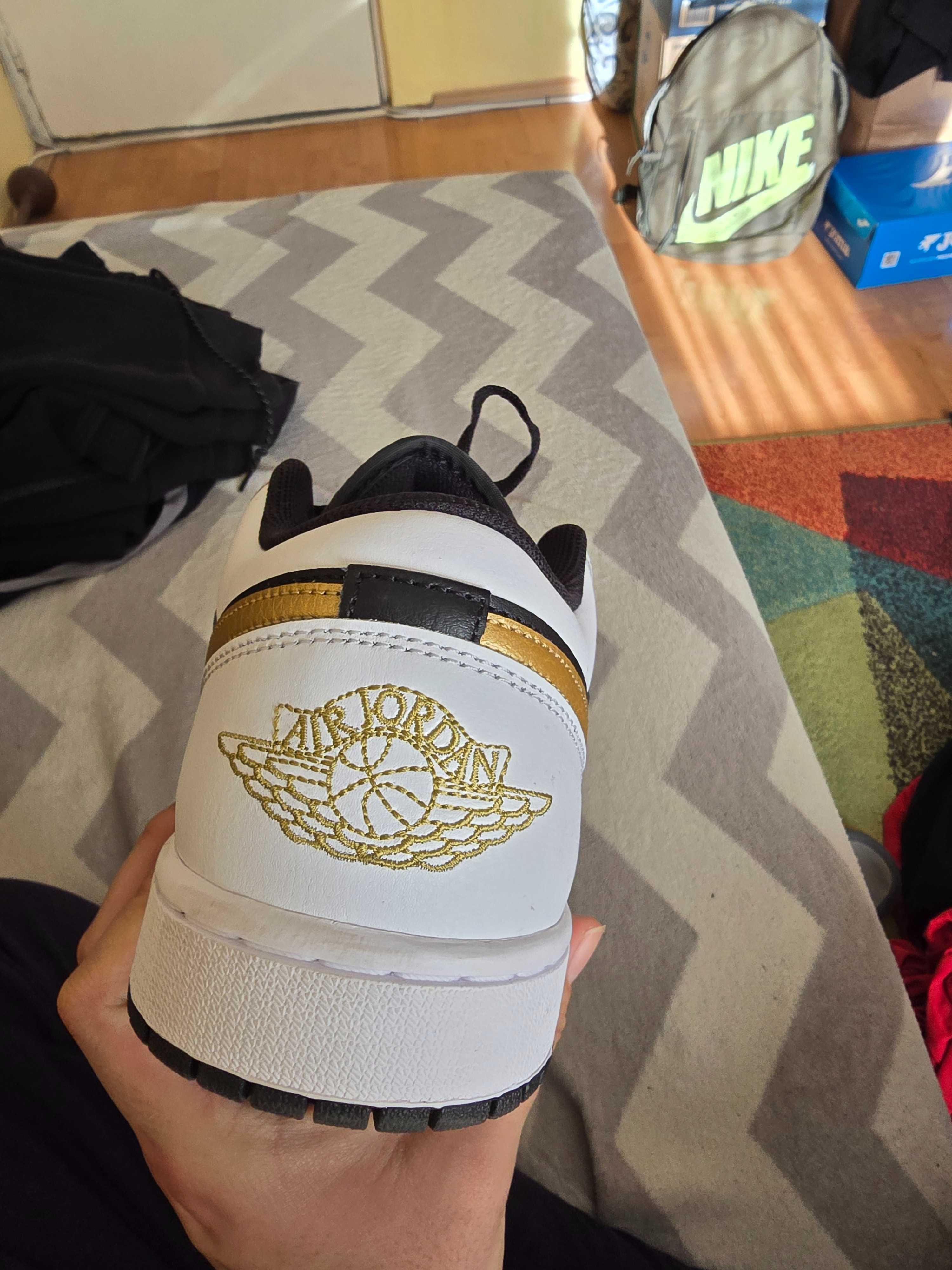 Nike Air Jordan Low