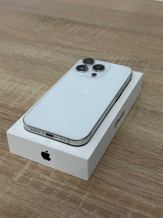 Iphone 16 Pro - alb, garantie 21.01.2027, ca nou.
