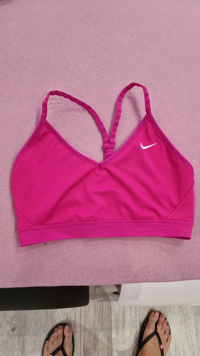 Спортни бюстиета  Nike