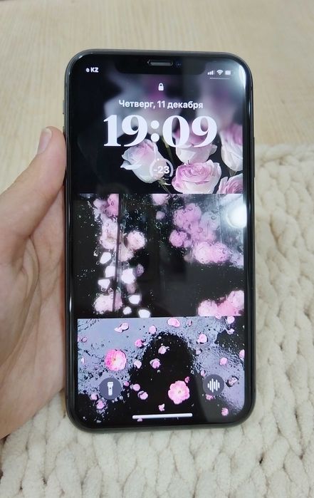 Продам iPhone 11