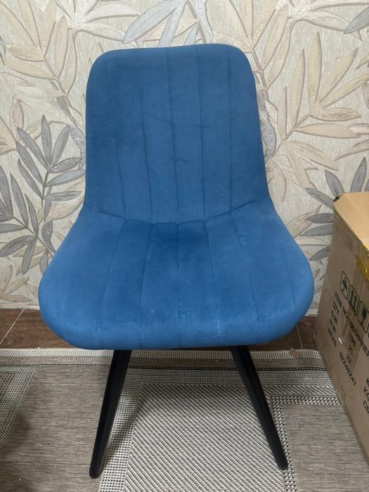 Продам 4 стула для кухни