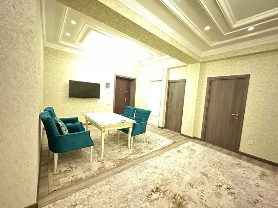 Сдам СРОЧНО!!! 3-ком Уютная квартира 2/4 в центре на Ц1. А17