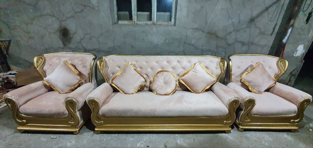 Ugolok sotiladi.