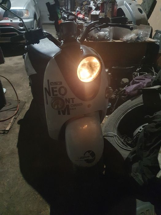 Хороший електро скутер не ломаеться едет 62 на полном шлем в комплекте