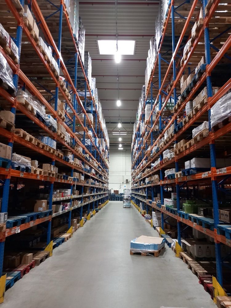 Rafturi metalice pentru depozitare paleti