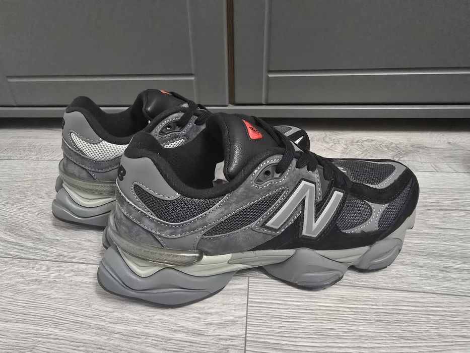 New balance 9060 nr 43 int 27,5 cm preț 350 lei