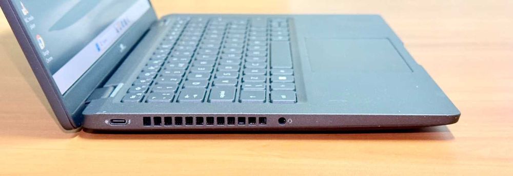 Dell Latitude 7430 / i5-1250P 12-Core / 16GB DDR5 / 256GB SSD /FHD IPS