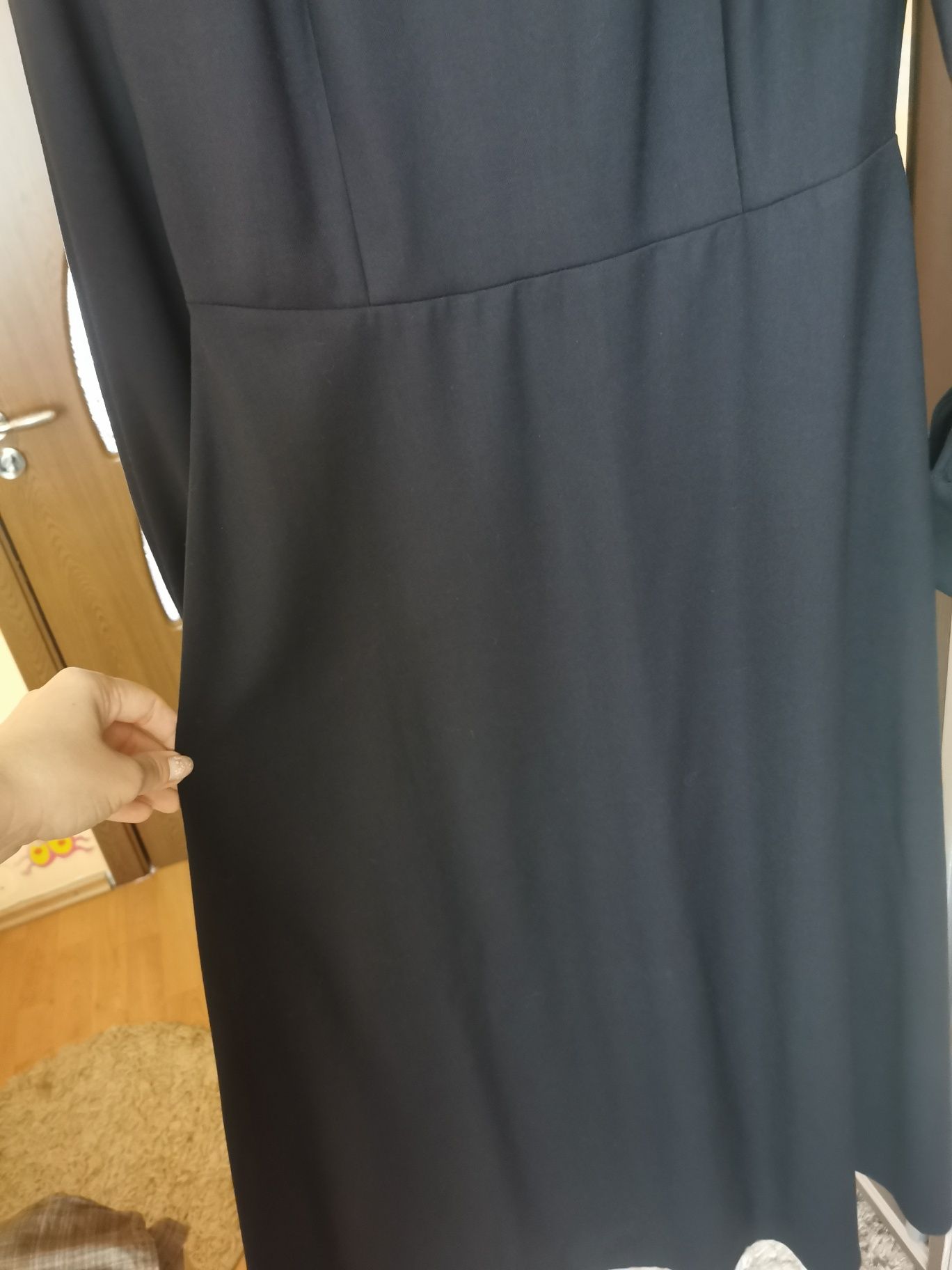 Rochie fabricata in România cu guler inalt