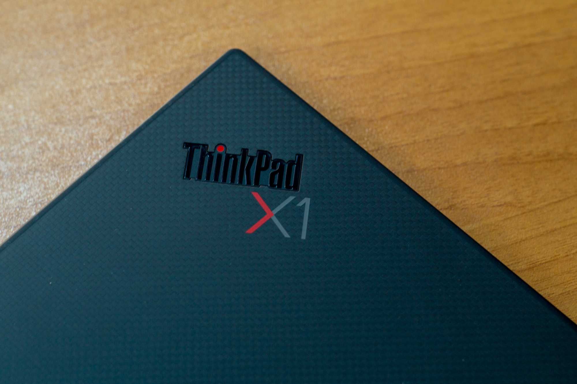 Lenovo ThinkPad X1 Carbon Gen 10 / i5-1240P / 16GB / 512GB / Touch