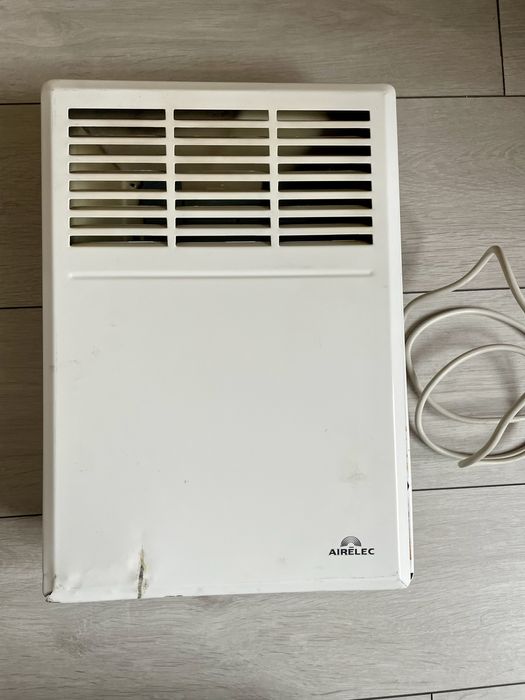 Airelec 500W-конвектор за баня IP24