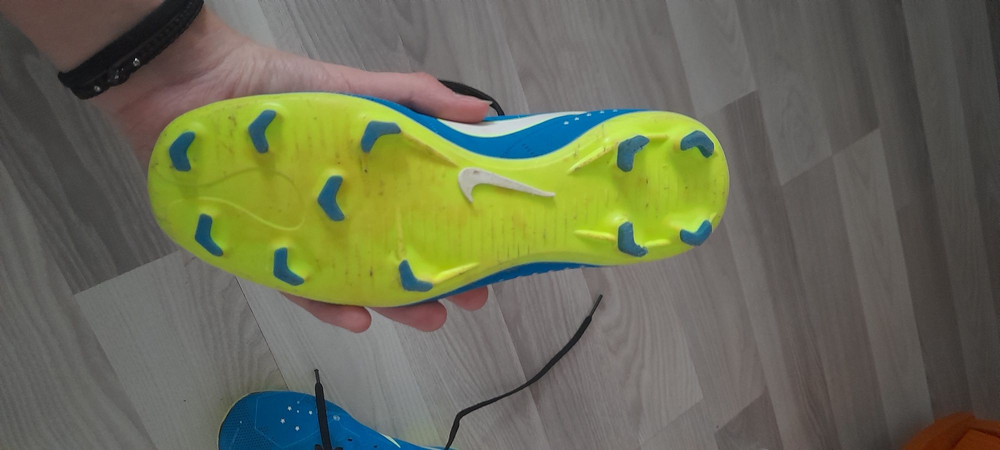 Ghete de fotbal nike mercurial