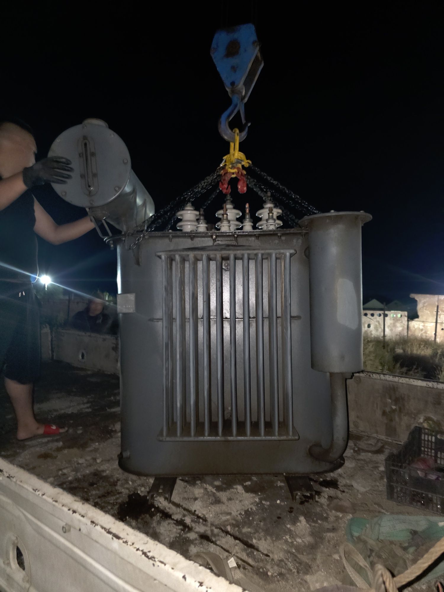 Продам трансформатор 160